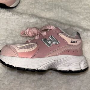 New Balance Kids Sneakers in Pink and Silver